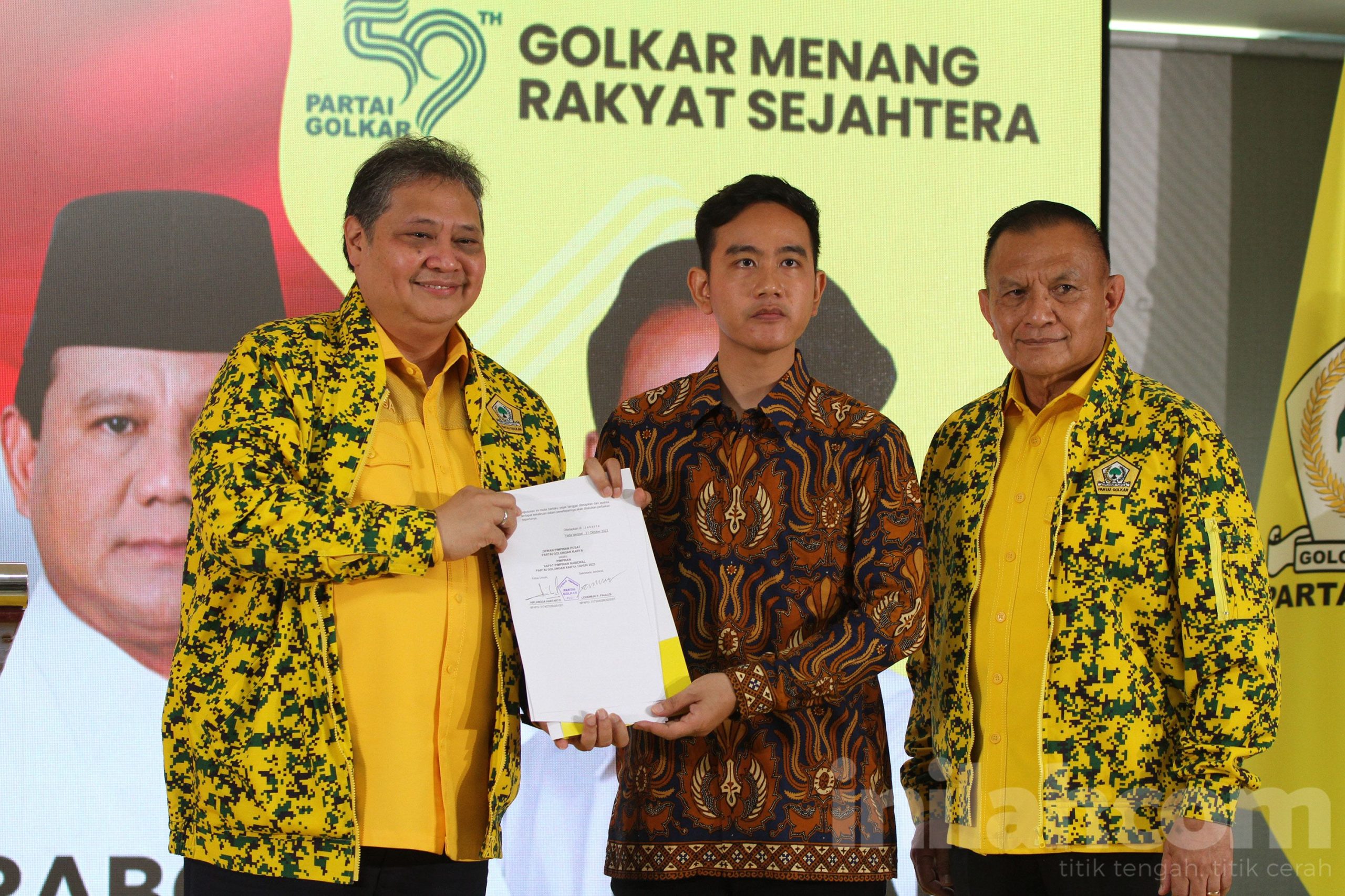 Wali Kota Surakarta Gibran Rakabuming Raka telah menerima mandat menjadi cawapres yang diusung Partai Golkar mendampingi Prabowo Subianto